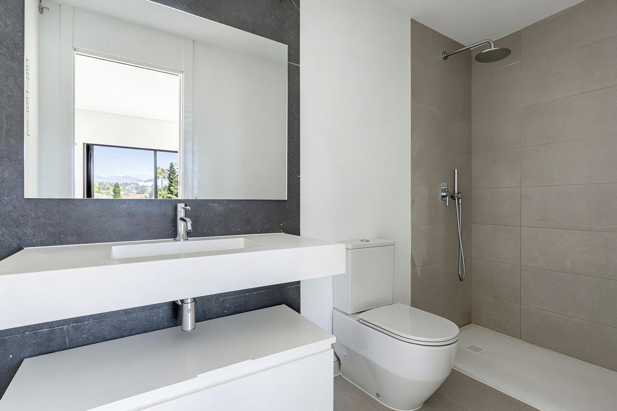 3 Bedroom Villa in Estepona - Photo 8