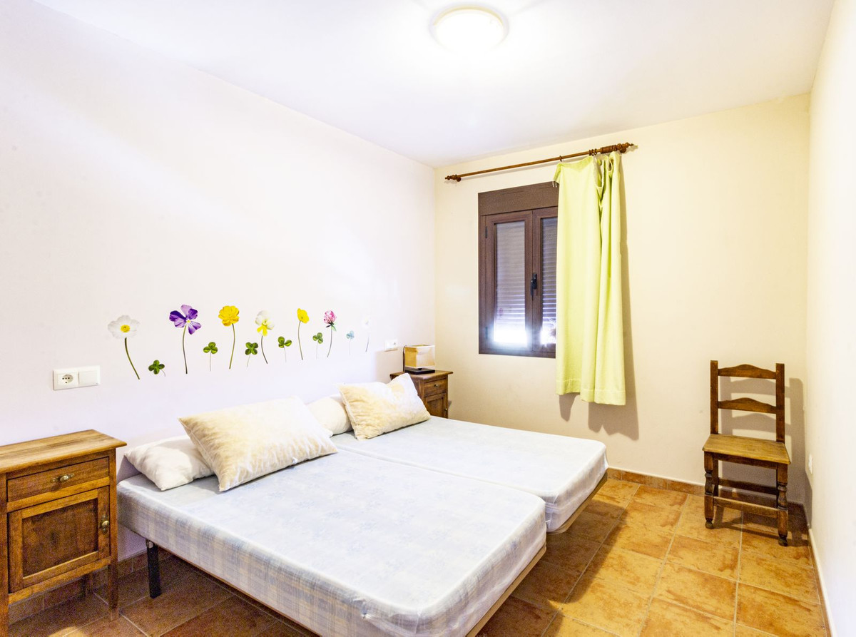11 Bedroom Country house in Guaro - Photo 25