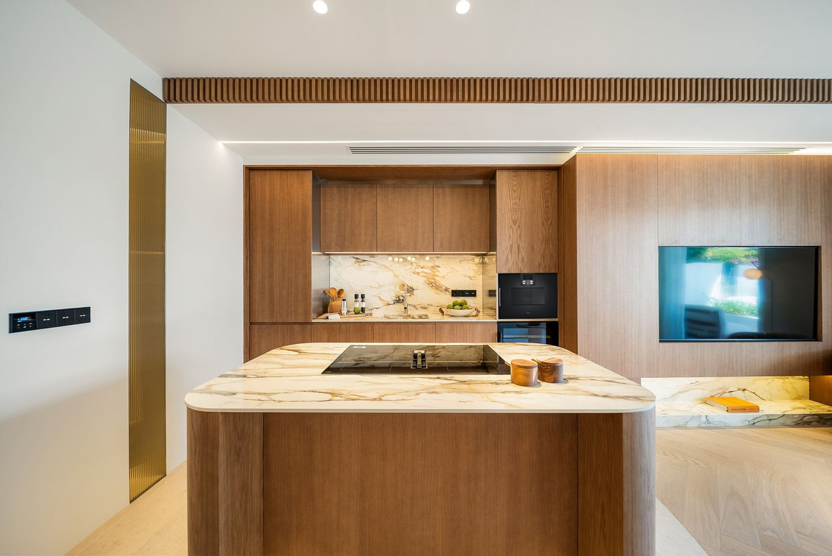 3 Bedroom Apartment in Marbella - Photo 8