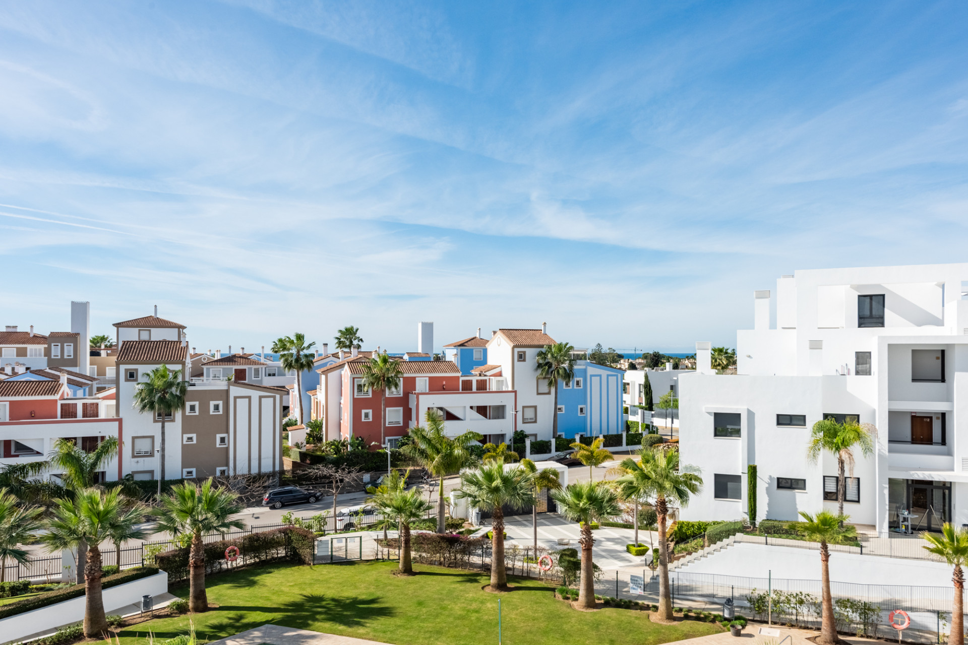 3 Bedroom Penthouse in Estepona - Photo 32