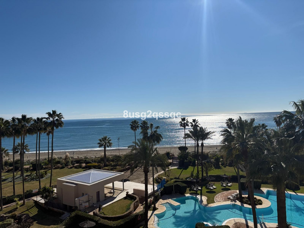 3 Bedroom Penthouse in Estepona - Photo 59