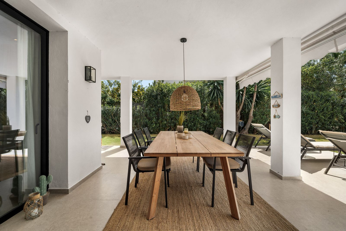 4 Bedroom Villa in Marbella - Photo 3