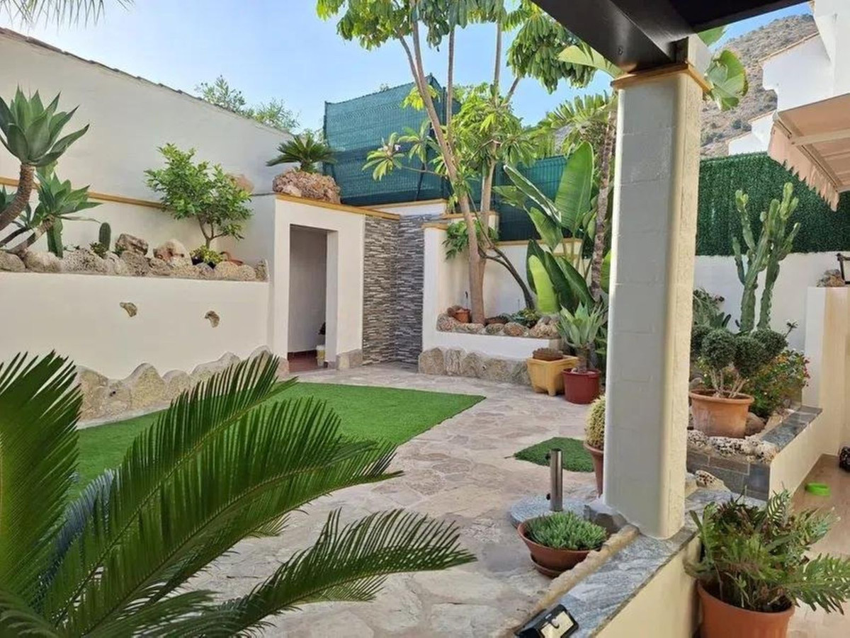 3 Bedroom Townhouse in Benalmádena - Photo 12