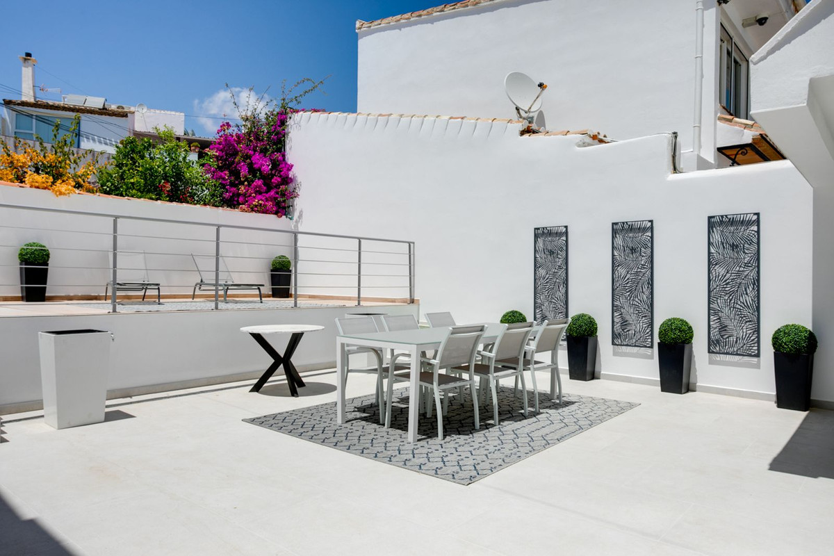 3 Bedroom Villa in Estepona - Photo 12