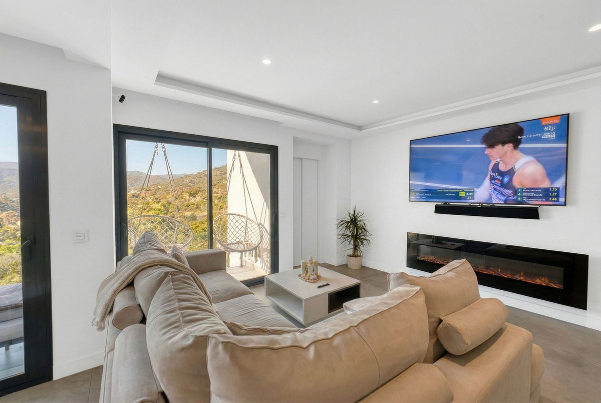 4 Bedroom Villa in Istán - Photo 24