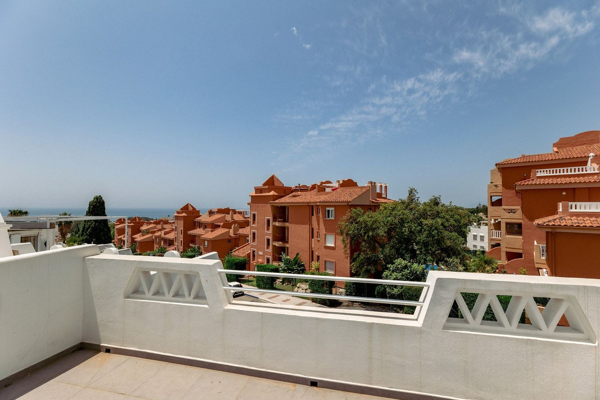 4 Bedroom Townhouse in Marbella - Photo 31
