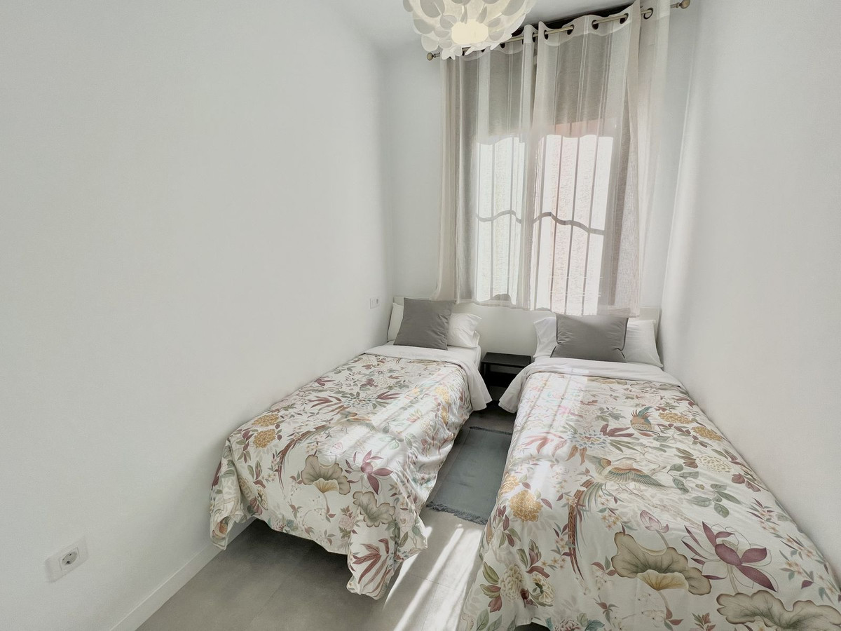 15 Bedroom Apartment in Málaga - Photo 36
