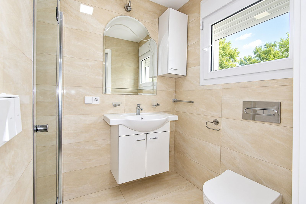 3 Bedroom Villa in Marbella - Photo 14
