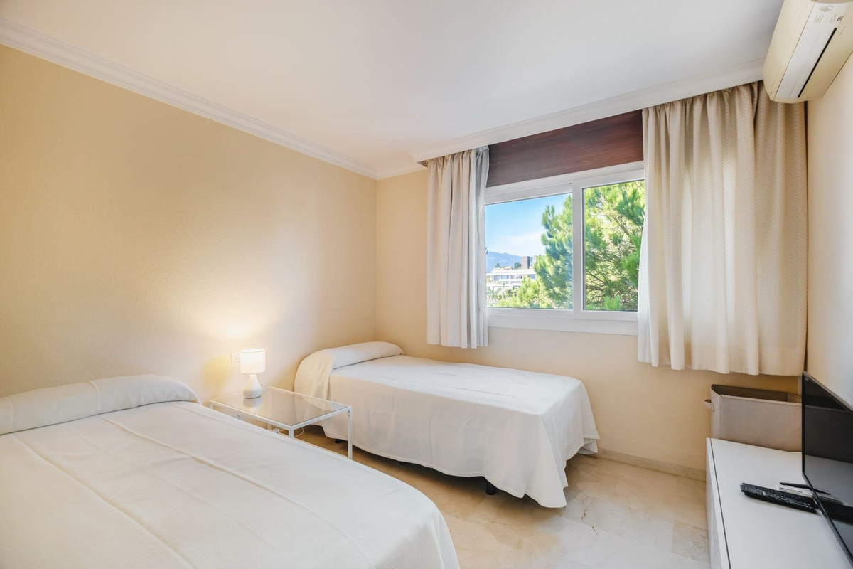2 Bedroom Apartment in Marbella - Photo 11