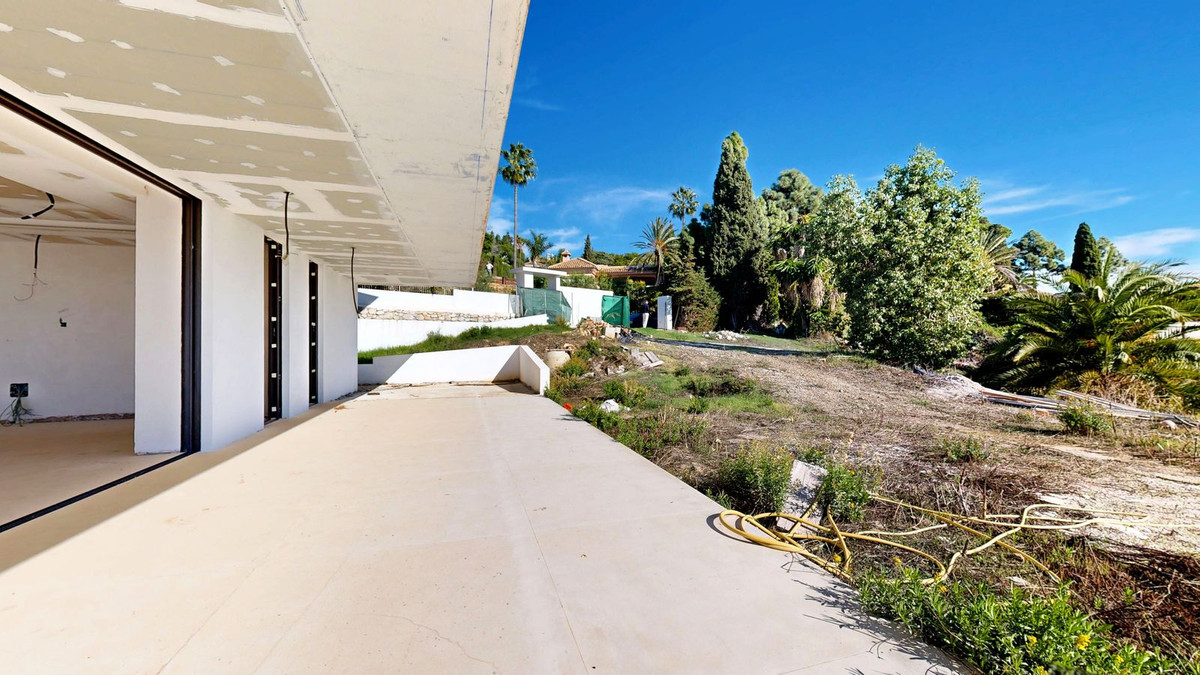 6 Bedroom Villa in Marbella - Photo 14