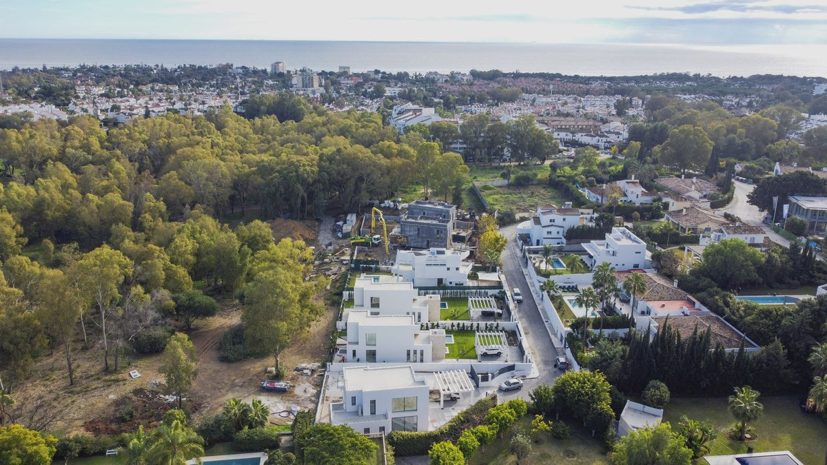 6 Bedroom Villa in Estepona - Photo 58