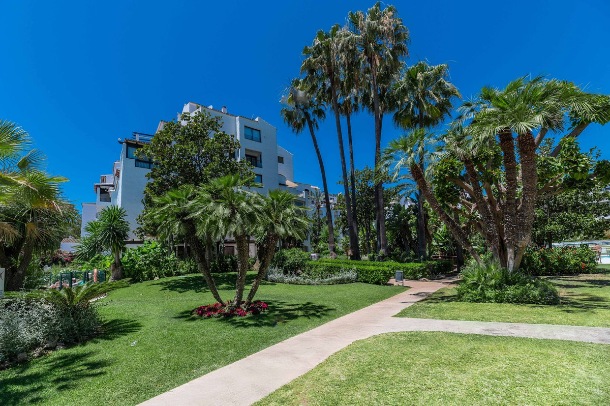 3 Bedroom Apartment in Marbella - Photo 34