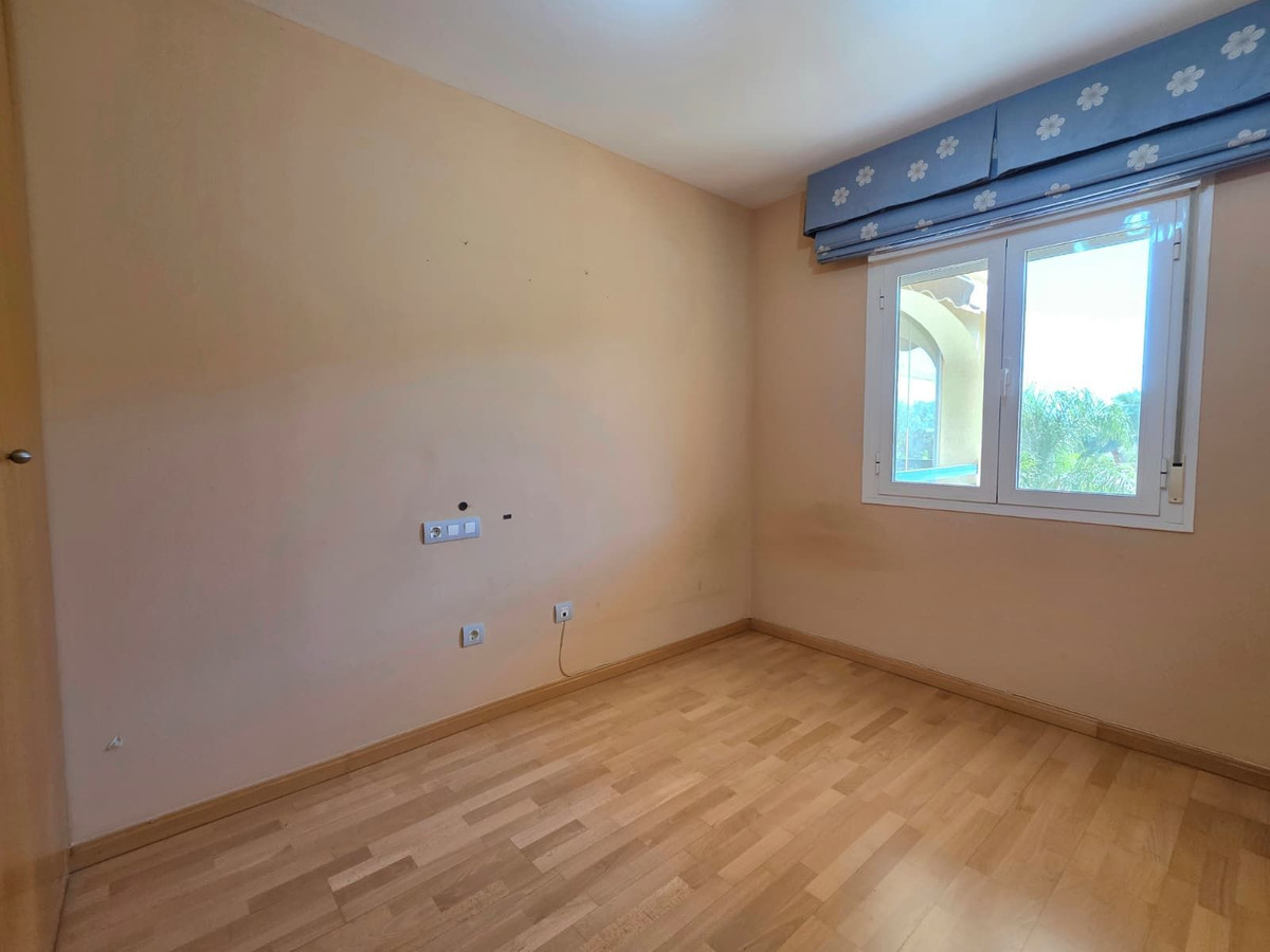 3 Bedroom Apartment in Estepona - Photo 21