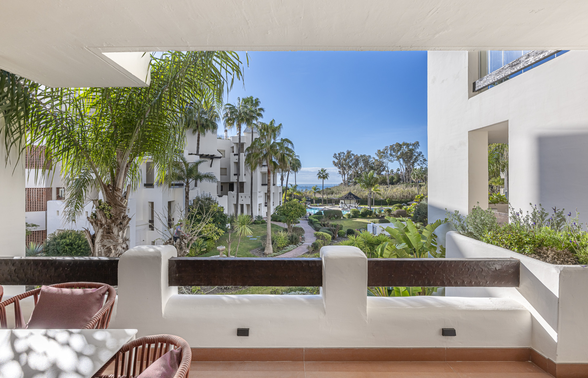 3 Bedroom Apartment in Estepona - Photo 4