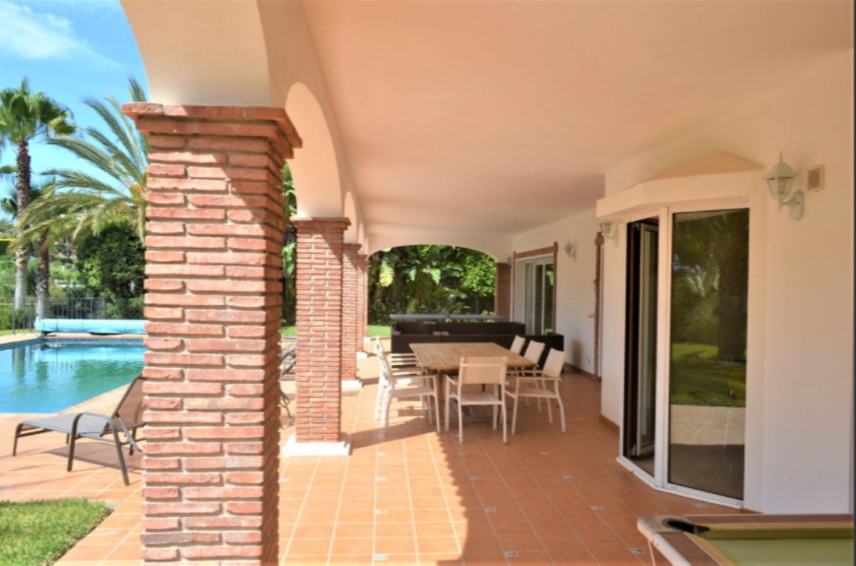 5 Bedroom Villa in Mijas - Photo 10