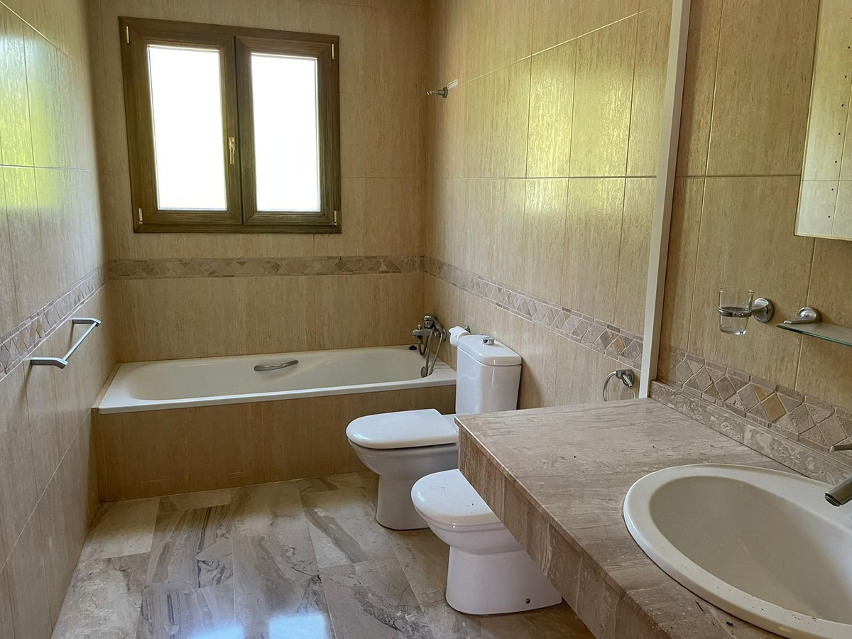 5 Bedroom Villa in Mijas - Photo 29