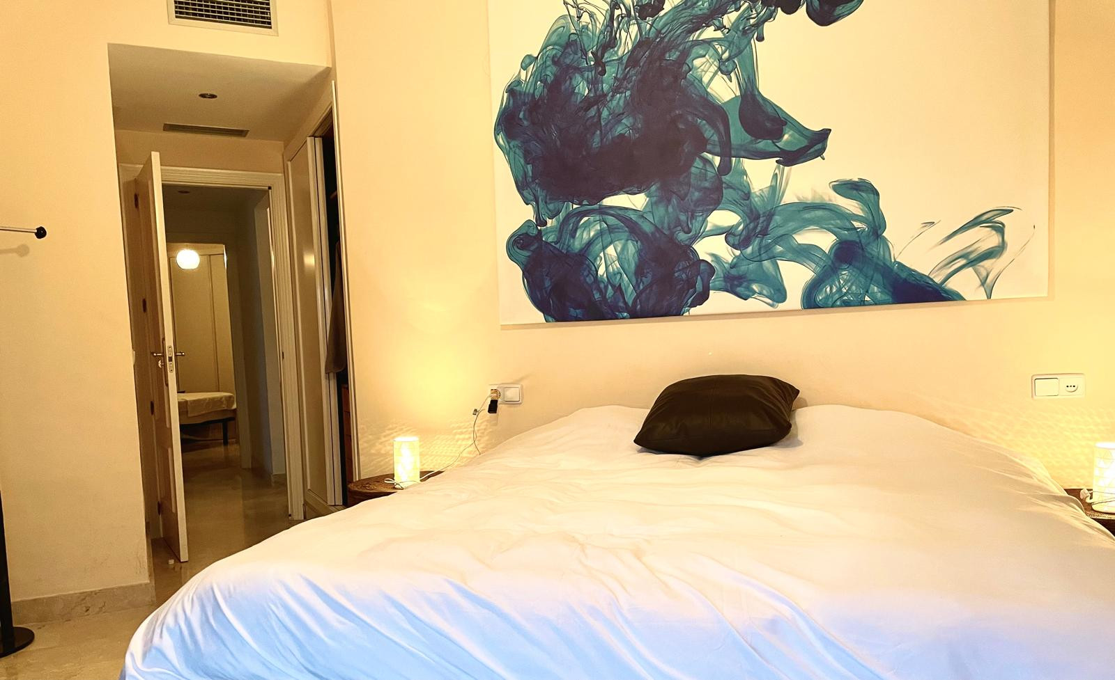 3 Bedroom Apartment in Estepona - Photo 6