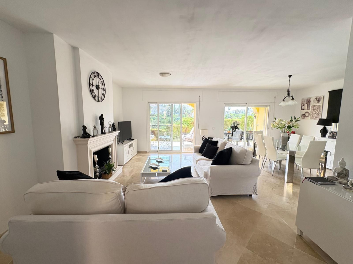 3-bedroom villa with pool in Malaga, Spain – Photo 17