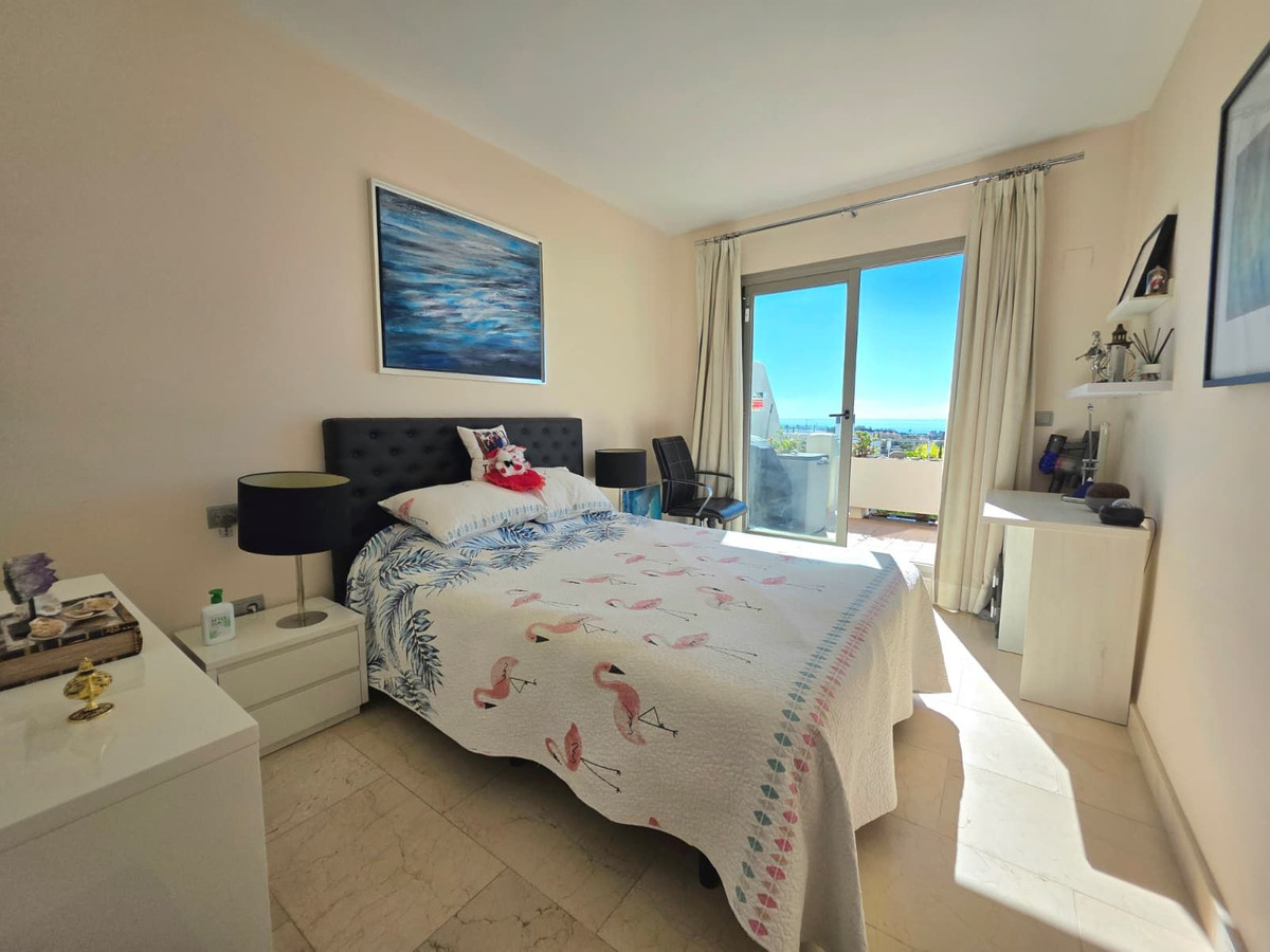2 Bedroom Apartment in Estepona - Photo 15