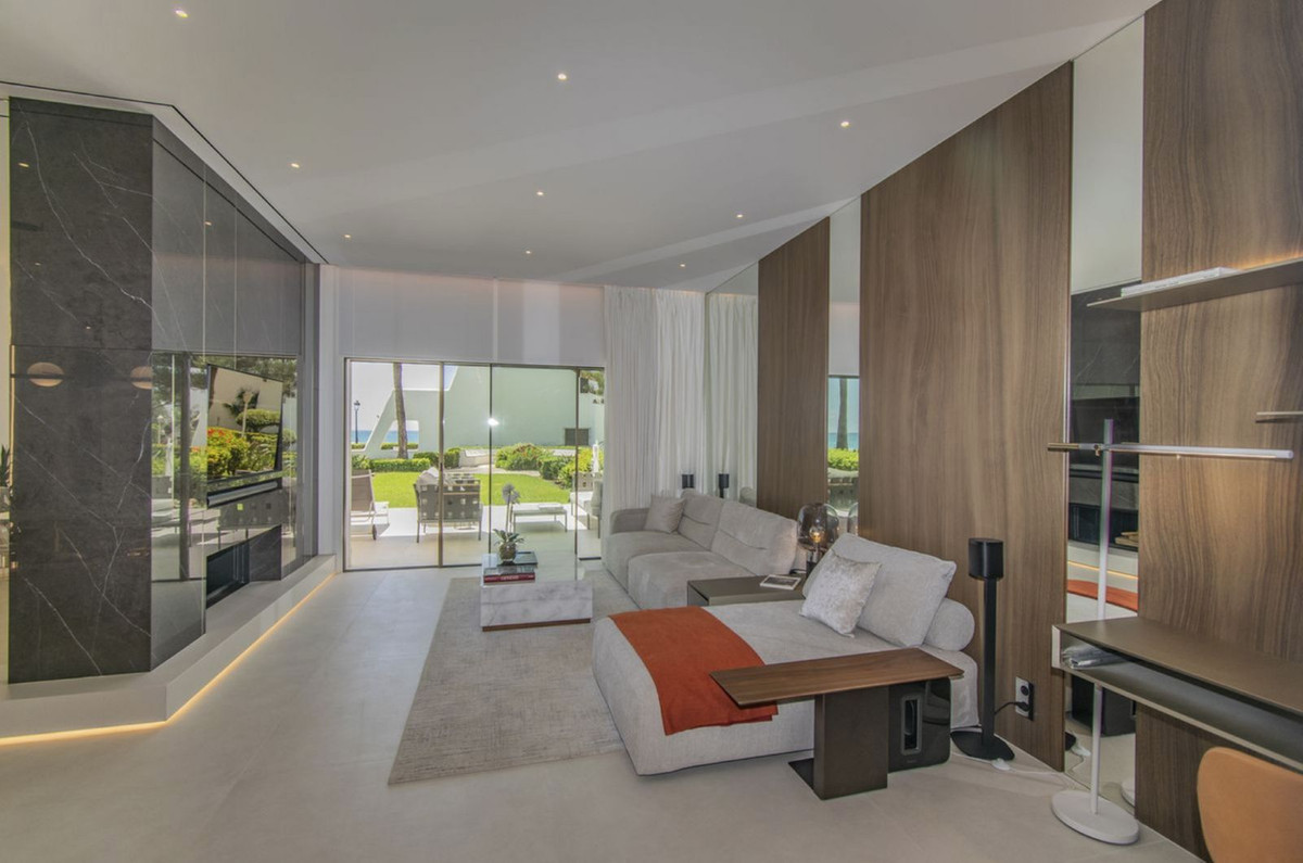 4 Bedroom Townhouse in Marbella - Photo 21