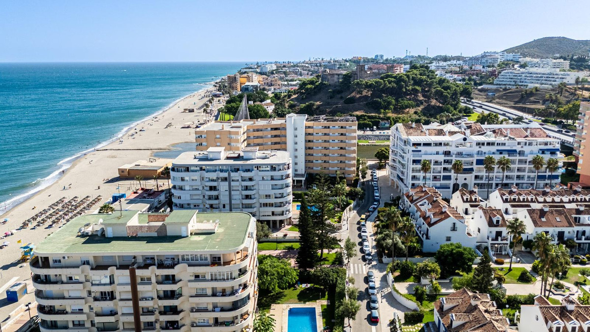 2 Bedroom Apartment in Fuengirola - Photo 24