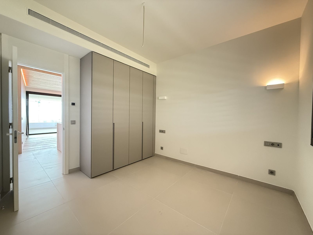 3 Bedroom Apartment in Benalmádena - Photo 22
