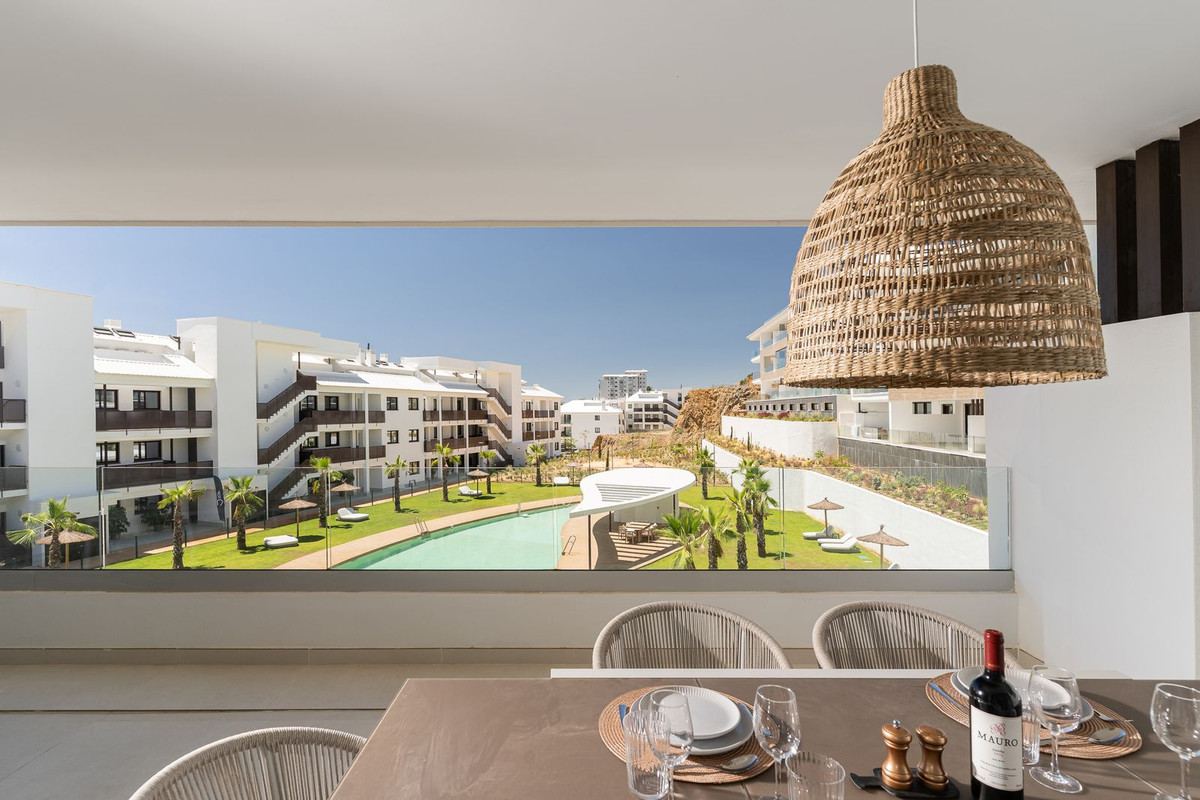 2 Bedroom Apartment in Fuengirola - Photo 12