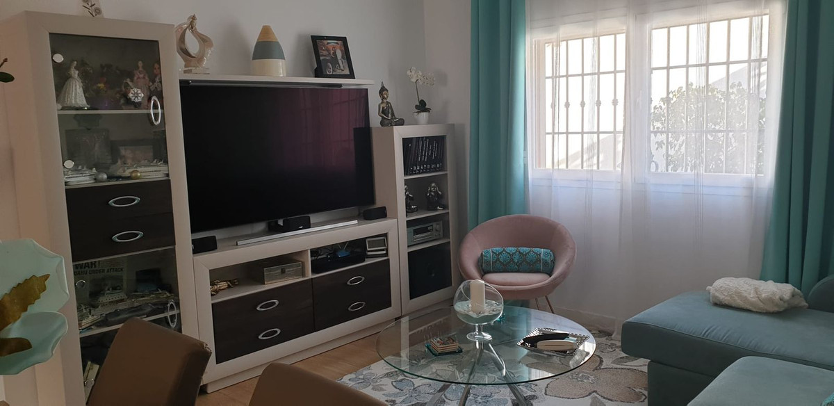 6 Bedroom Townhouse in San Pedro de Alcántara - Photo 20