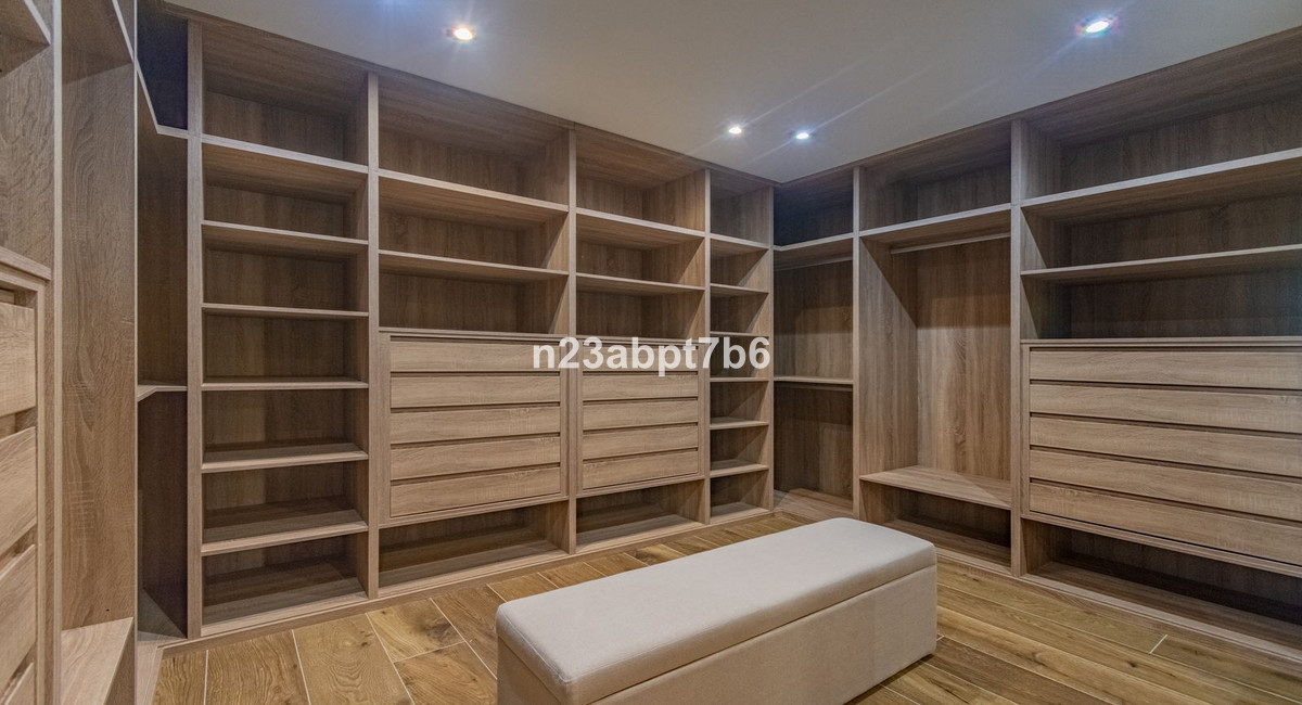 5 Bedroom Villa in Sotogrande - Photo 12