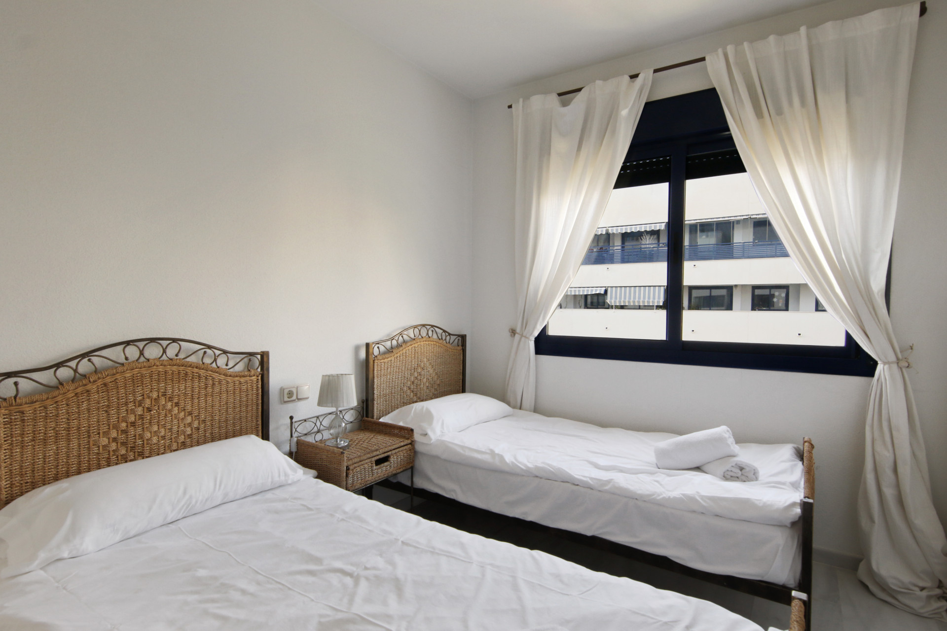 3 Bedroom Apartment in Estepona - Photo 9