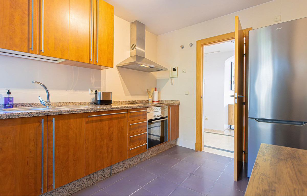 2 Bedroom Apartment in Casares - Photo 13
