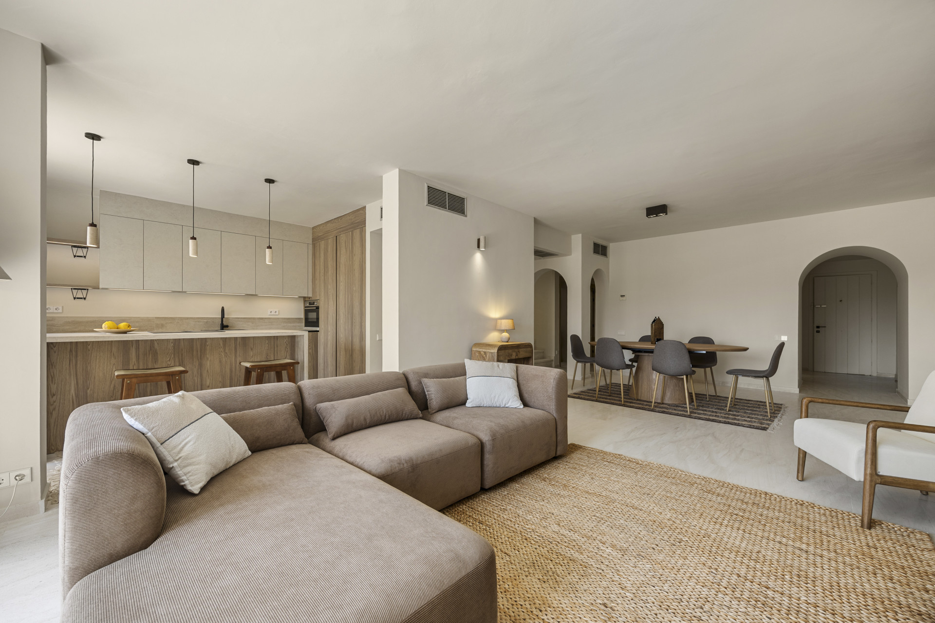 3 Bedroom Penthouse in Estepona - Photo 10