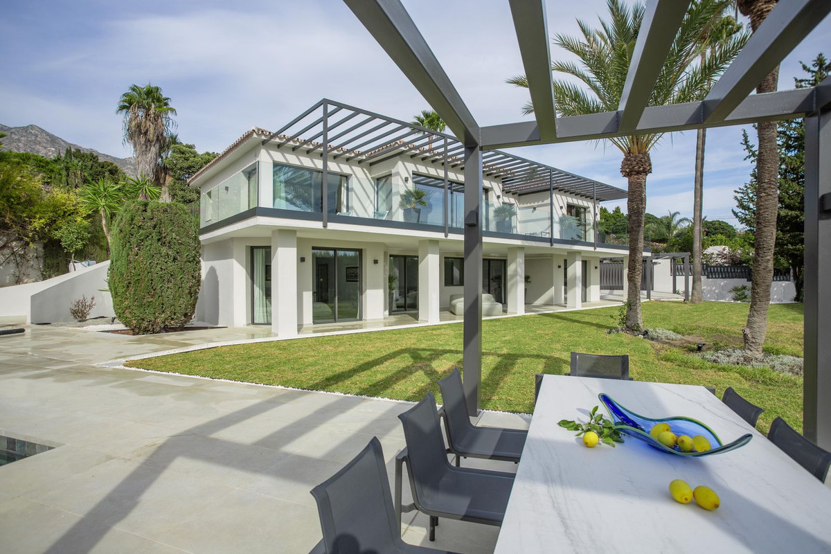 5 Bedroom Villa in Marbella - Photo 20