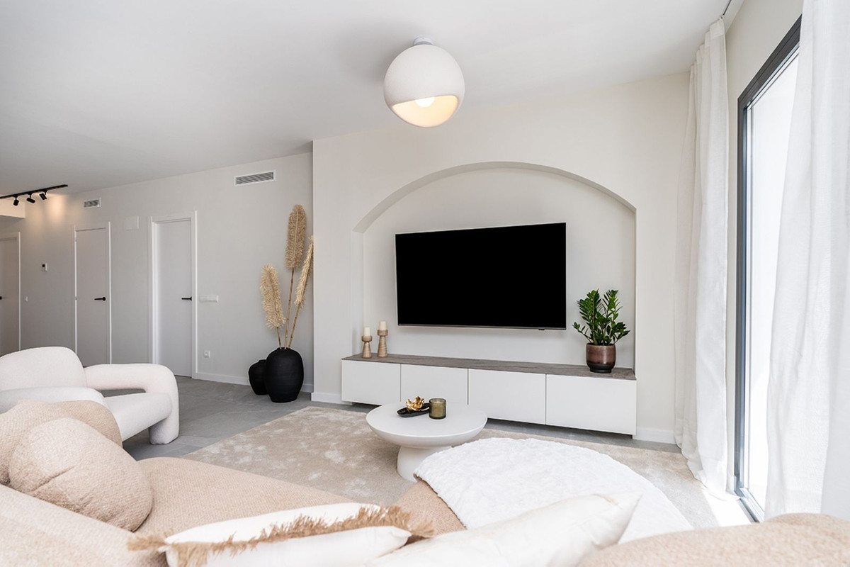 3 Bedroom Apartment in Benahavís - Photo 14