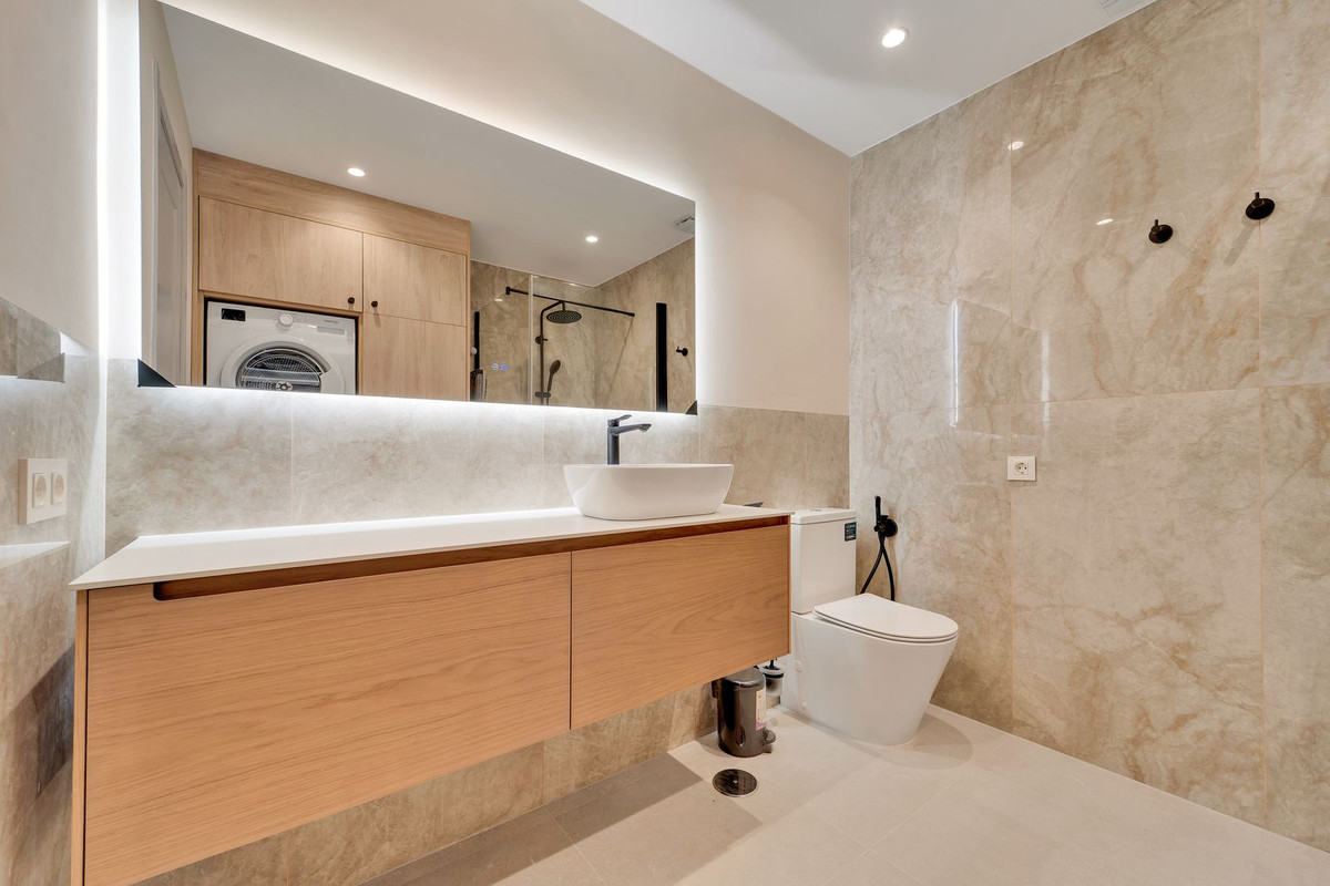3 Bedroom Apartment in Estepona - Photo 13