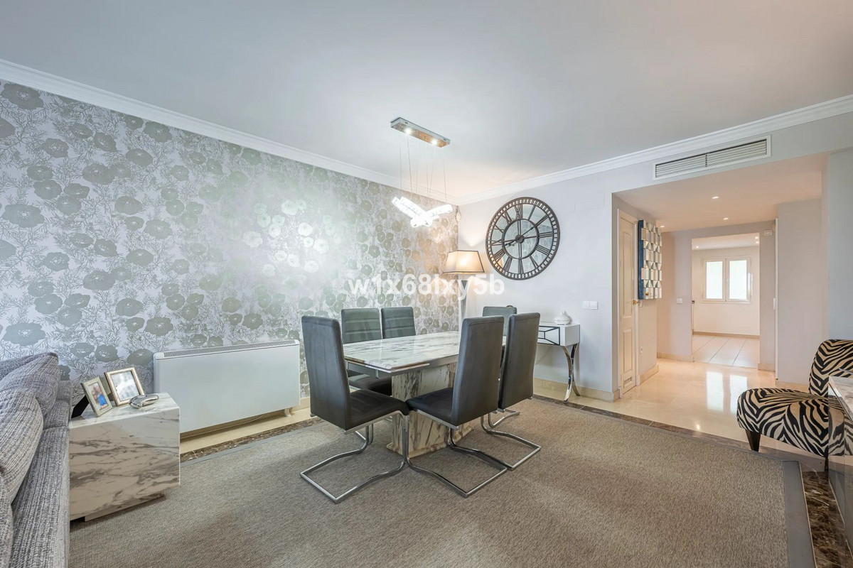 3 Bedroom Apartment in San Pedro de Alcántara - Photo 10
