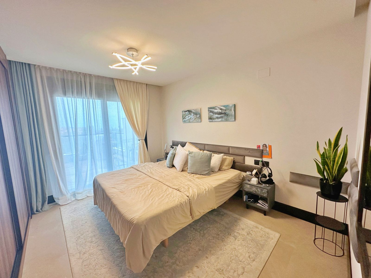 2 Bedroom Apartment in Marbella - Photo 4