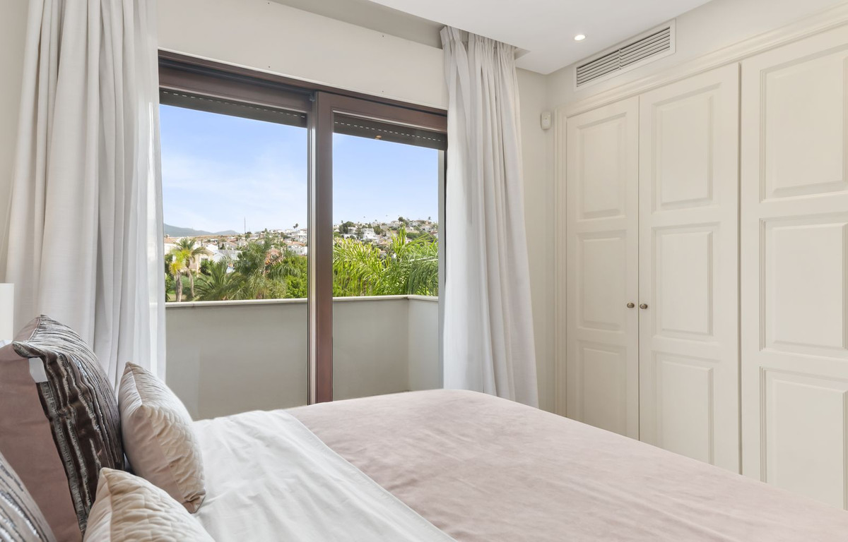 3 Bedroom Apartment in Estepona - Photo 21