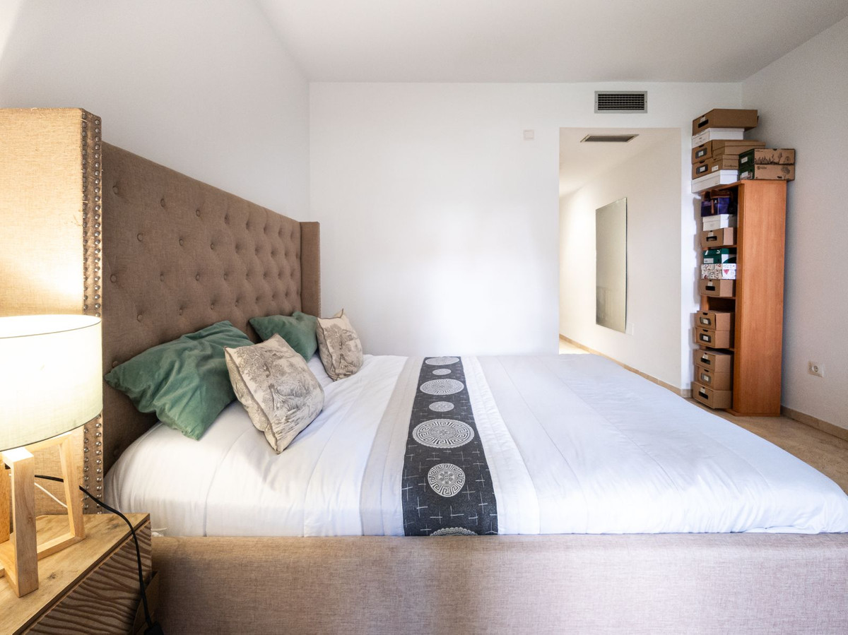 2 Bedroom Apartment in San Pedro de Alcántara - Photo 24