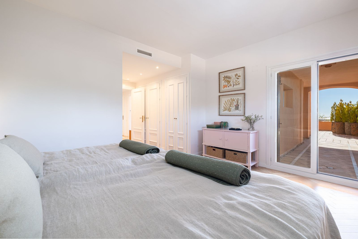 3 Bedroom Apartment in Marbella - Photo 20
