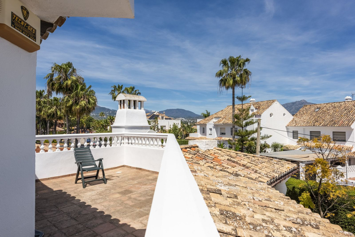 3 Bedroom Villa in Estepona - Photo 24