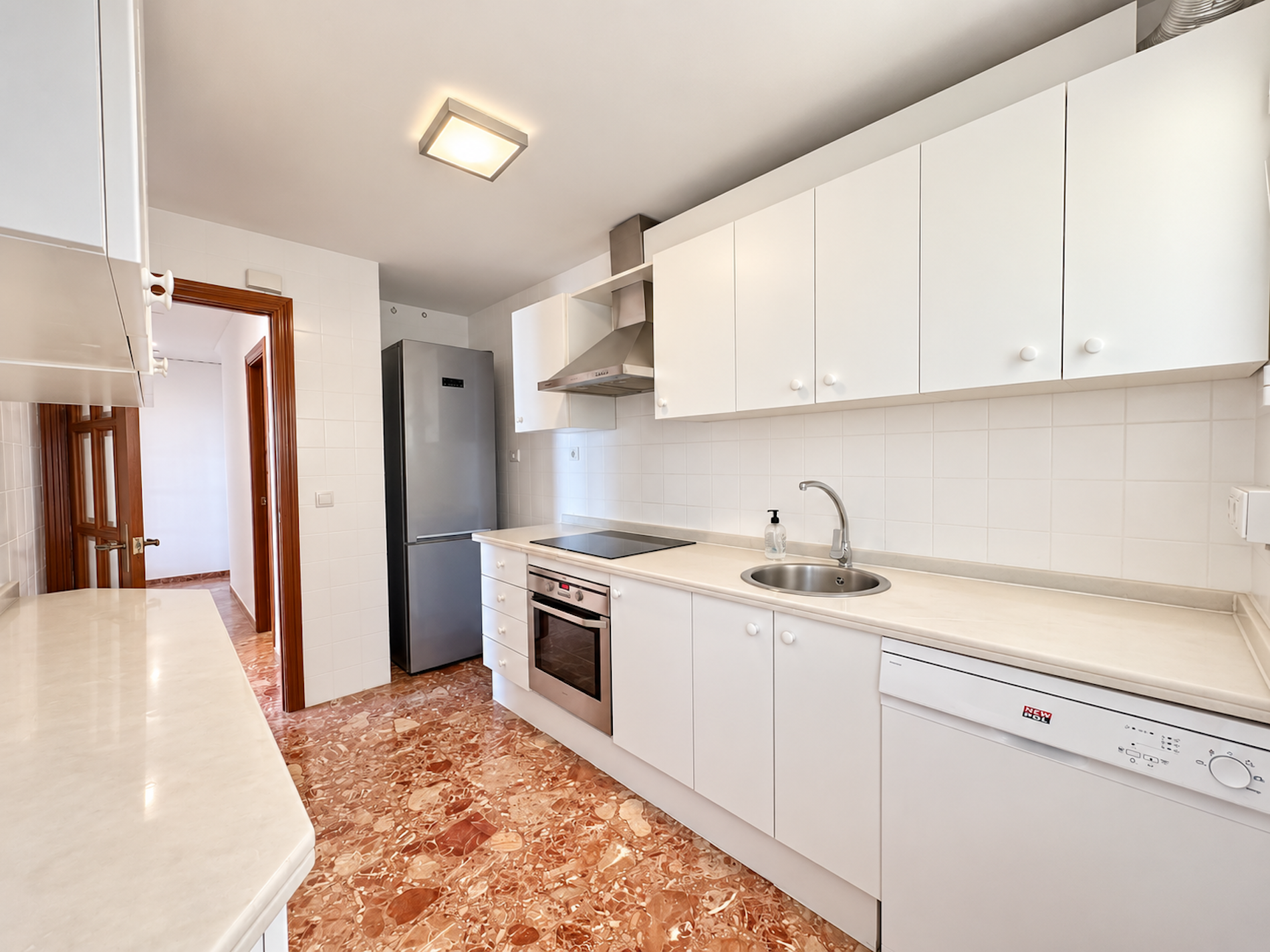 3 Bedroom Apartment in Fuengirola - Photo 10