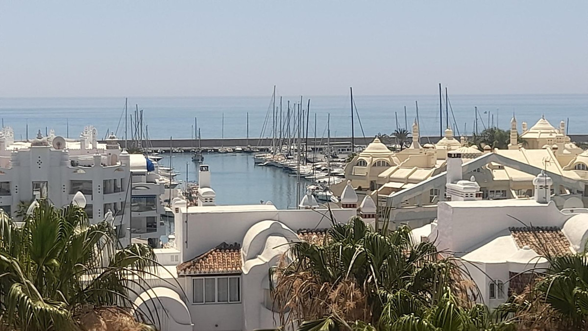 3 Bedroom Penthouse in Benalmádena - Photo 2