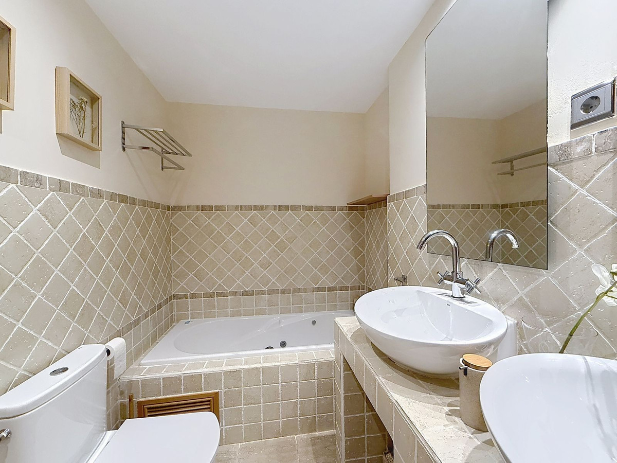 3 Bedroom Apartment in Estepona - Foto 30