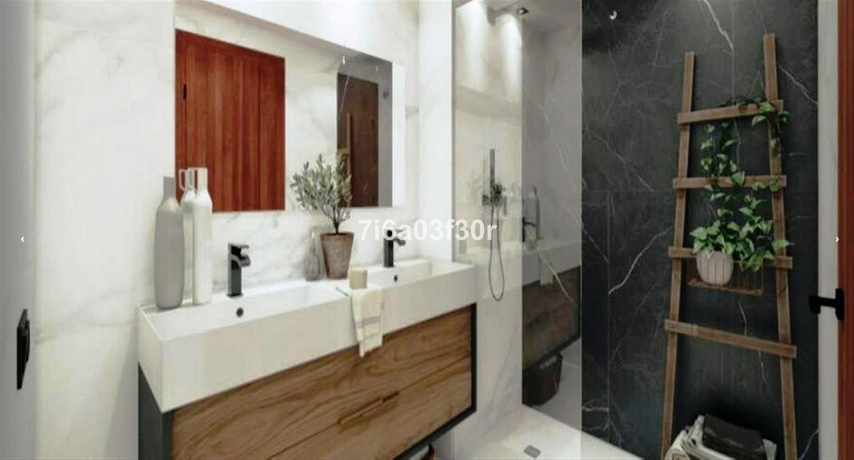 4 Bedroom Penthouse in San Pedro de Alcántara - Photo 19