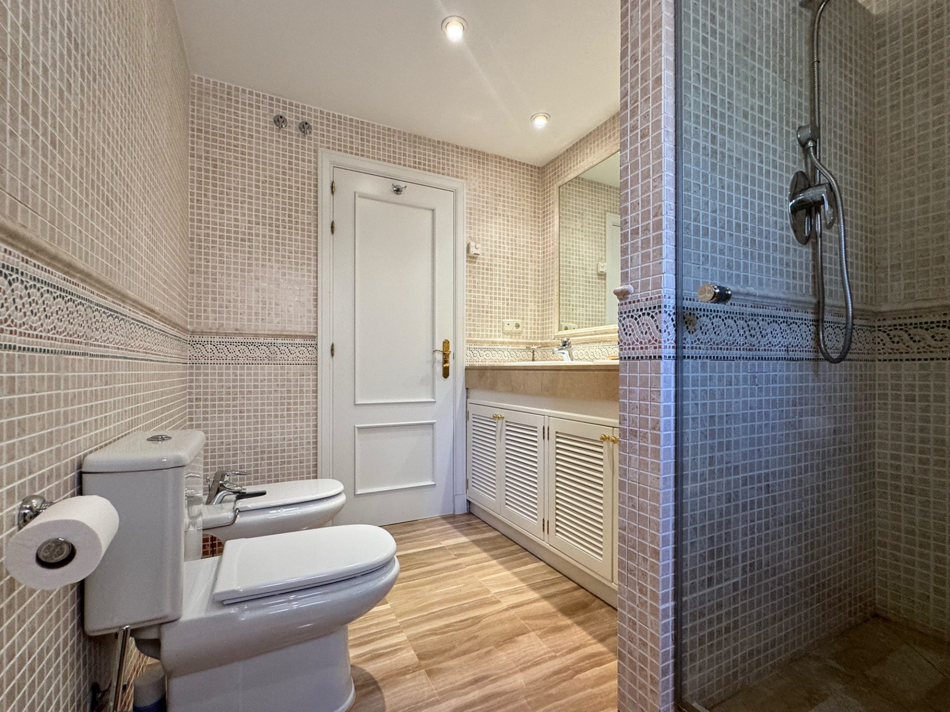 3 Bedroom Apartment in Marbella - Photo 16