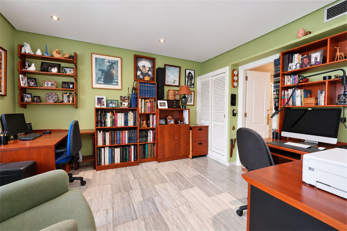 3 Bedroom Apartment in Marbella - Photo 15