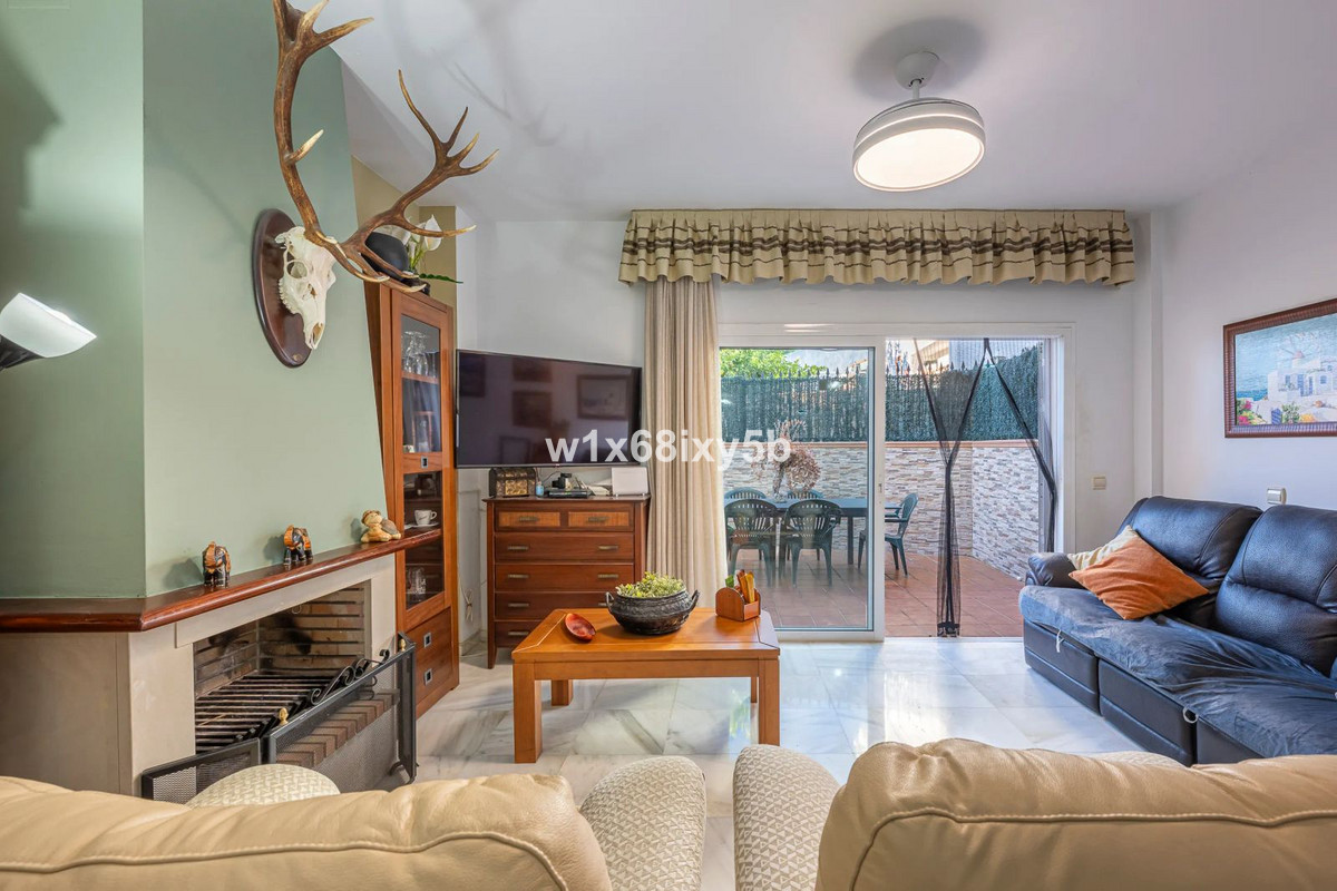 3 Bedroom Townhouse in Estepona - Фото 5