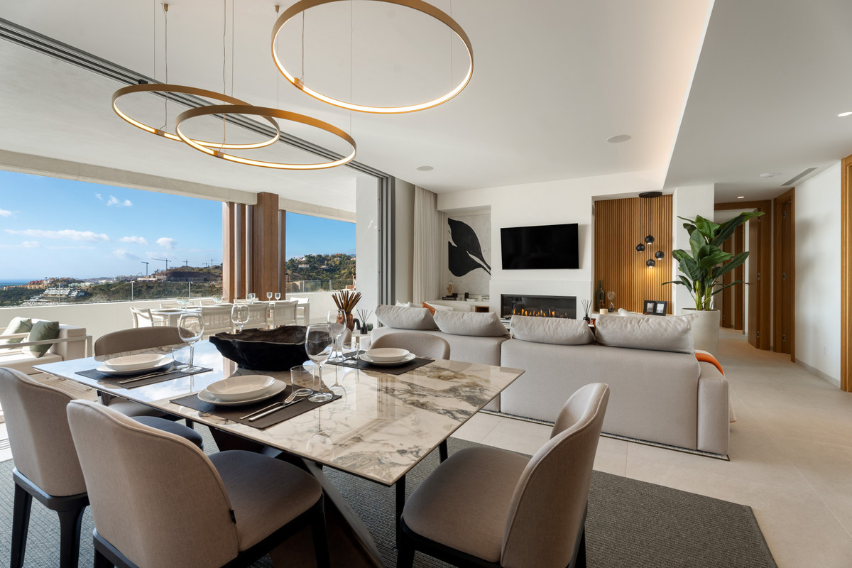 3 Bedroom Apartment in Benahavís - Photo 6