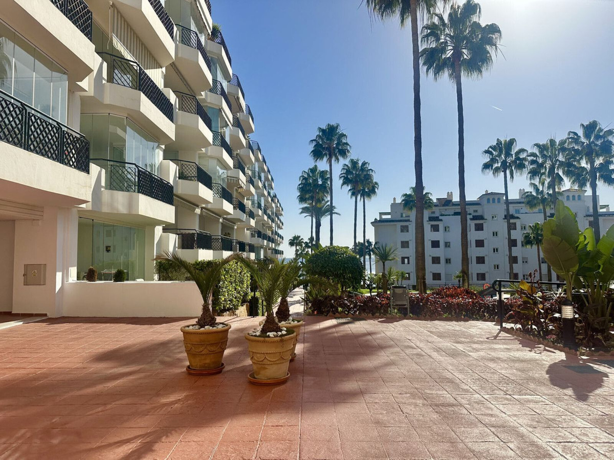2 Bedroom Apartment in Mijas - Photo 54